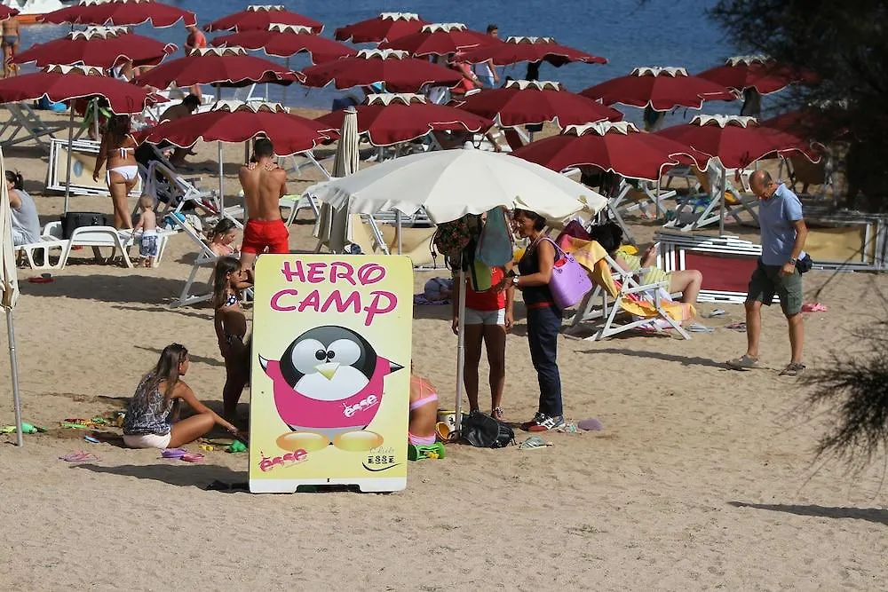 Club Esse Cala Bitta Ξενοδοχείο Baja Sardinia