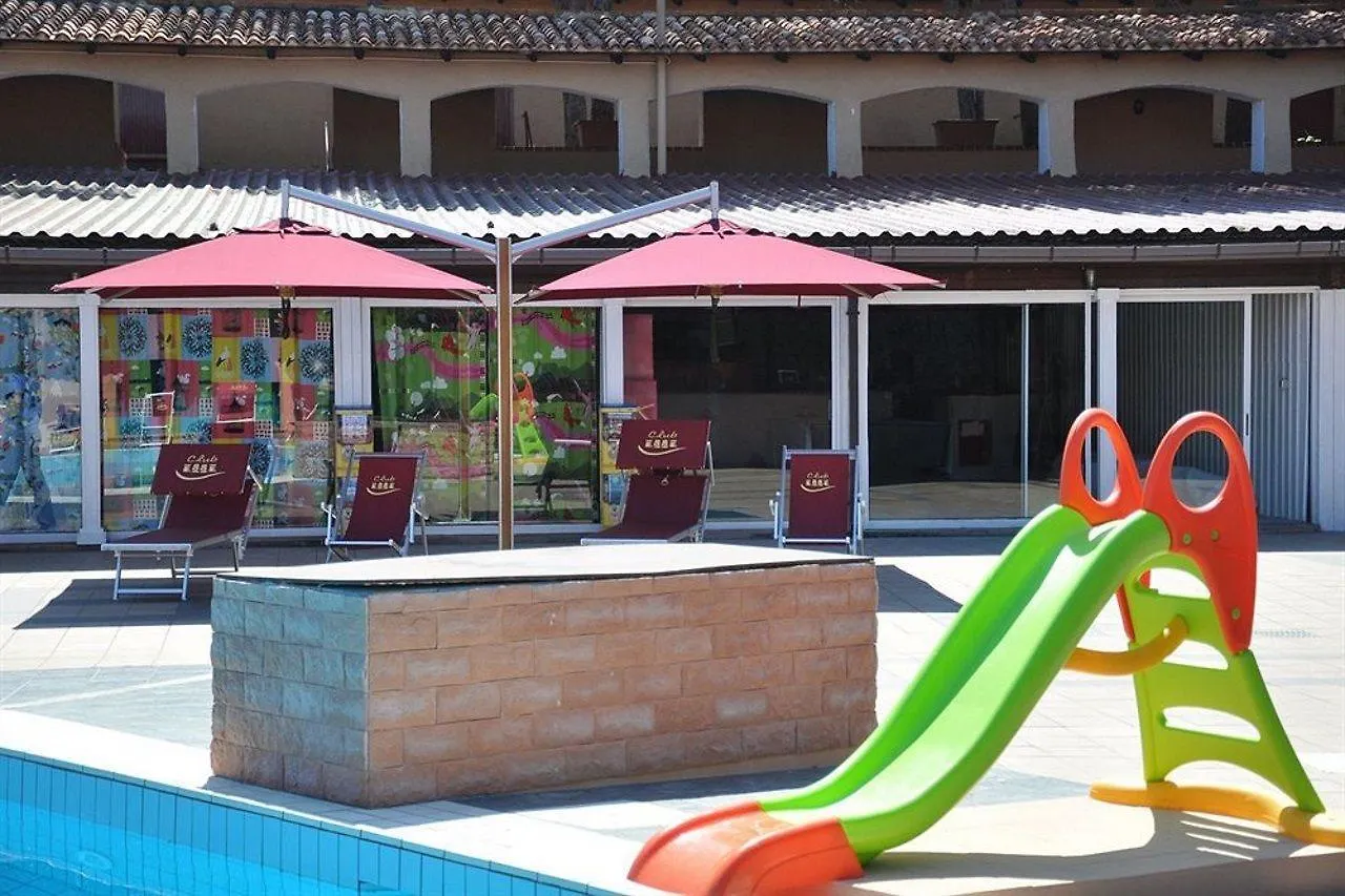 Club Esse Cala Bitta Ξενοδοχείο Baja Sardinia